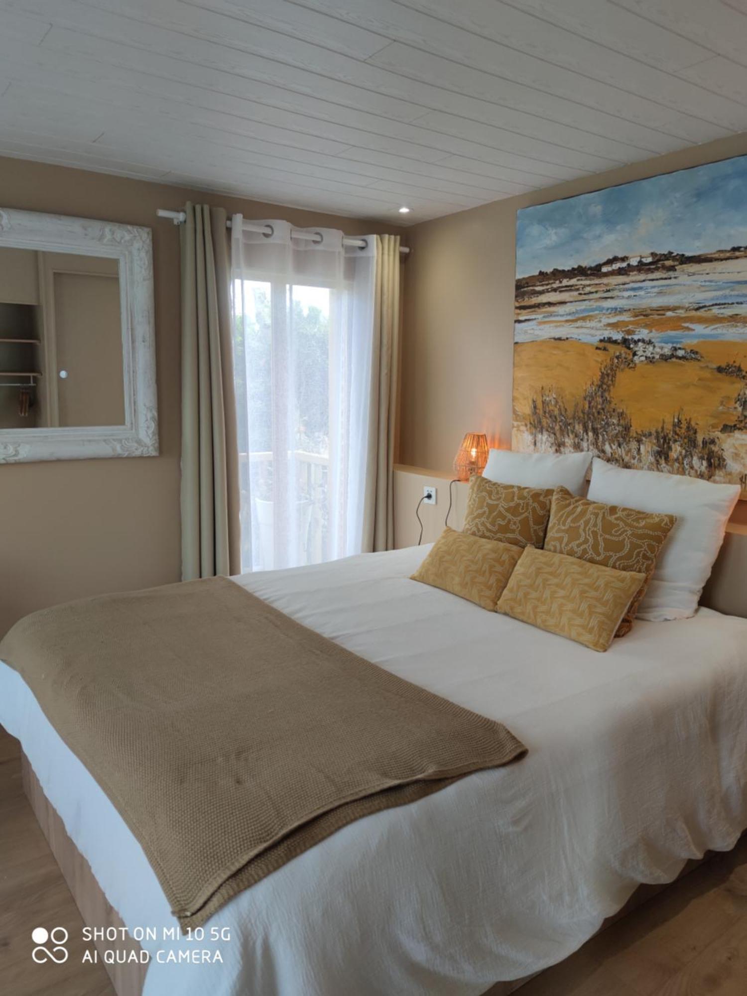 Reves & Riviere Bed & Breakfast ภายนอก รูปภาพ